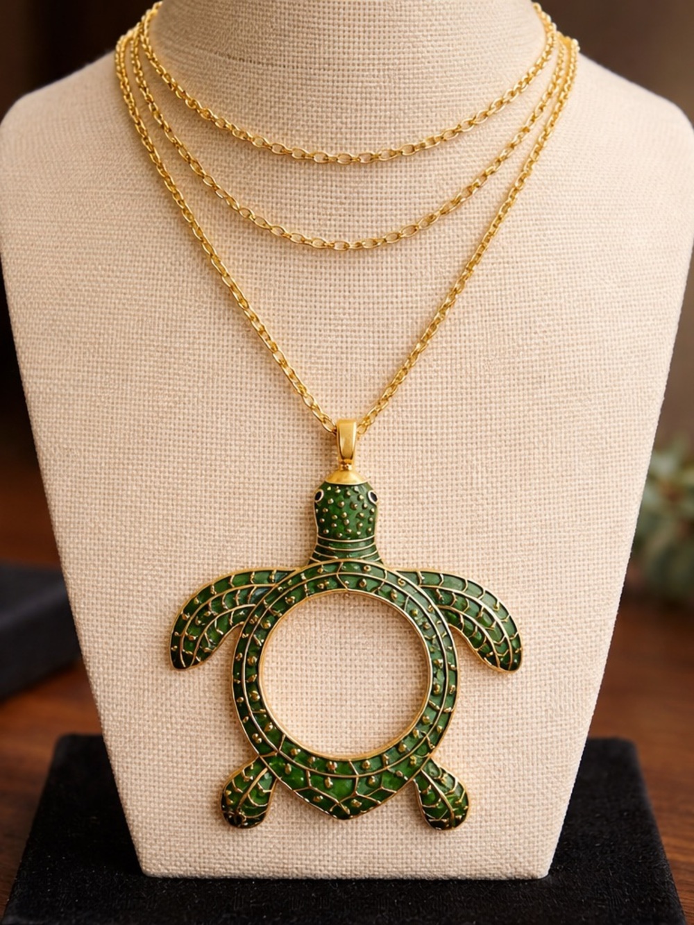 Green Enamel Sea Turtle Pendant Necklace 40 Inch Chain Magnifying Glass